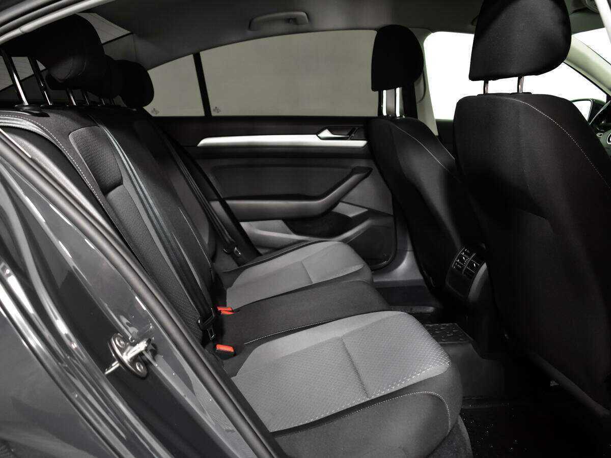 Volkswagen Passat с пробегом — 2017 год. Фото: #9