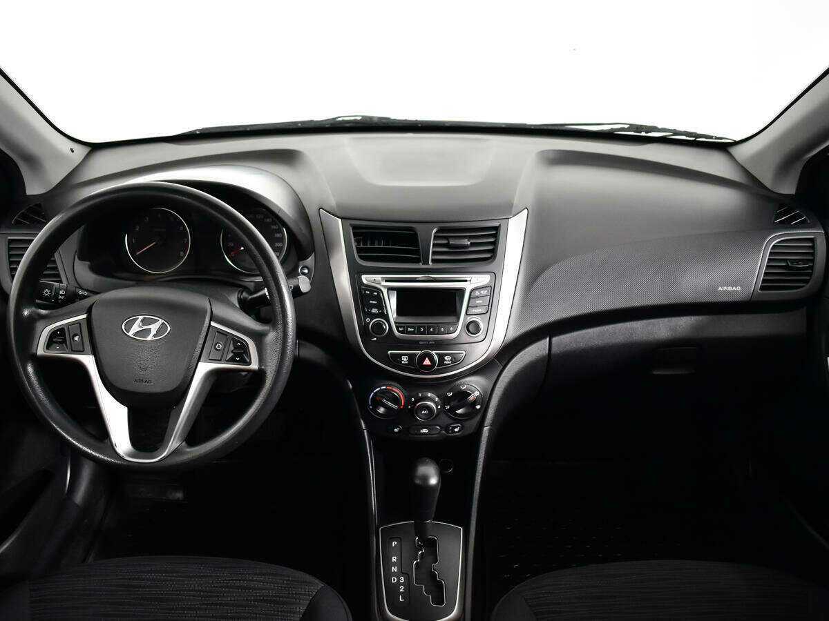 Hyundai Solaris с пробегом — 2014 год. Фото: #11