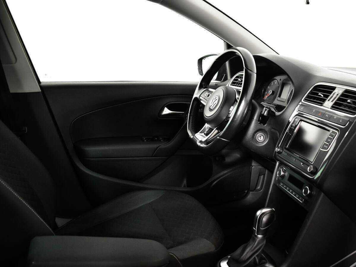 Volkswagen Polo с пробегом — 2018 год. Фото: #8