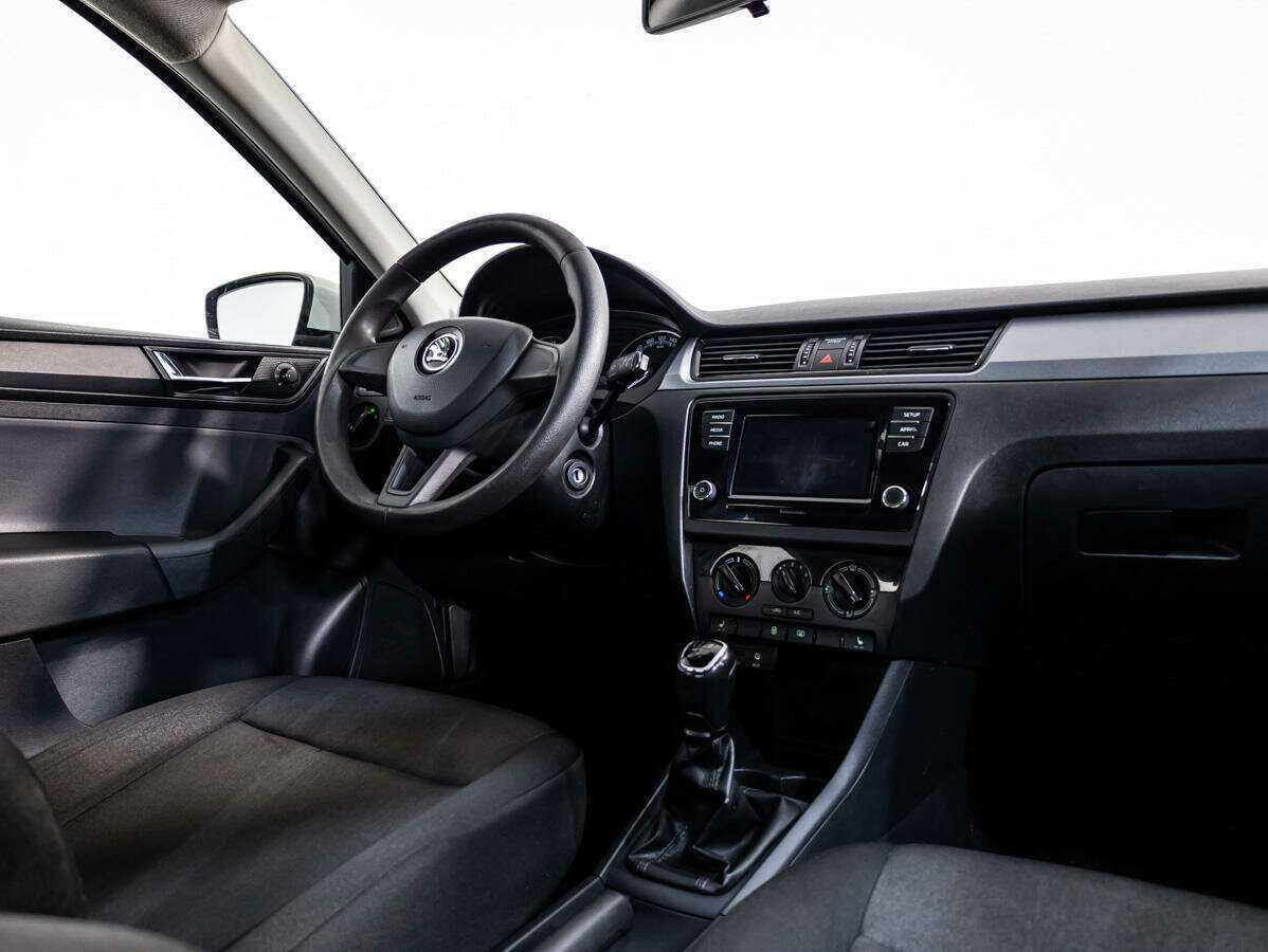 Skoda Rapid с пробегом — 2017 год. Фото: #7