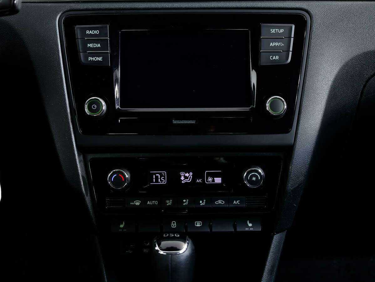 Skoda Rapid с пробегом — 2017 год. Фото: #14