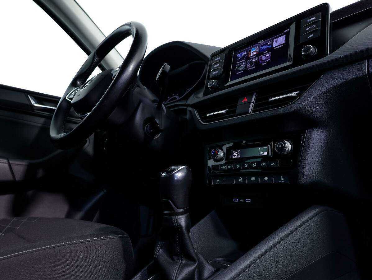 Skoda Rapid с пробегом — 2021 год. Фото: #20