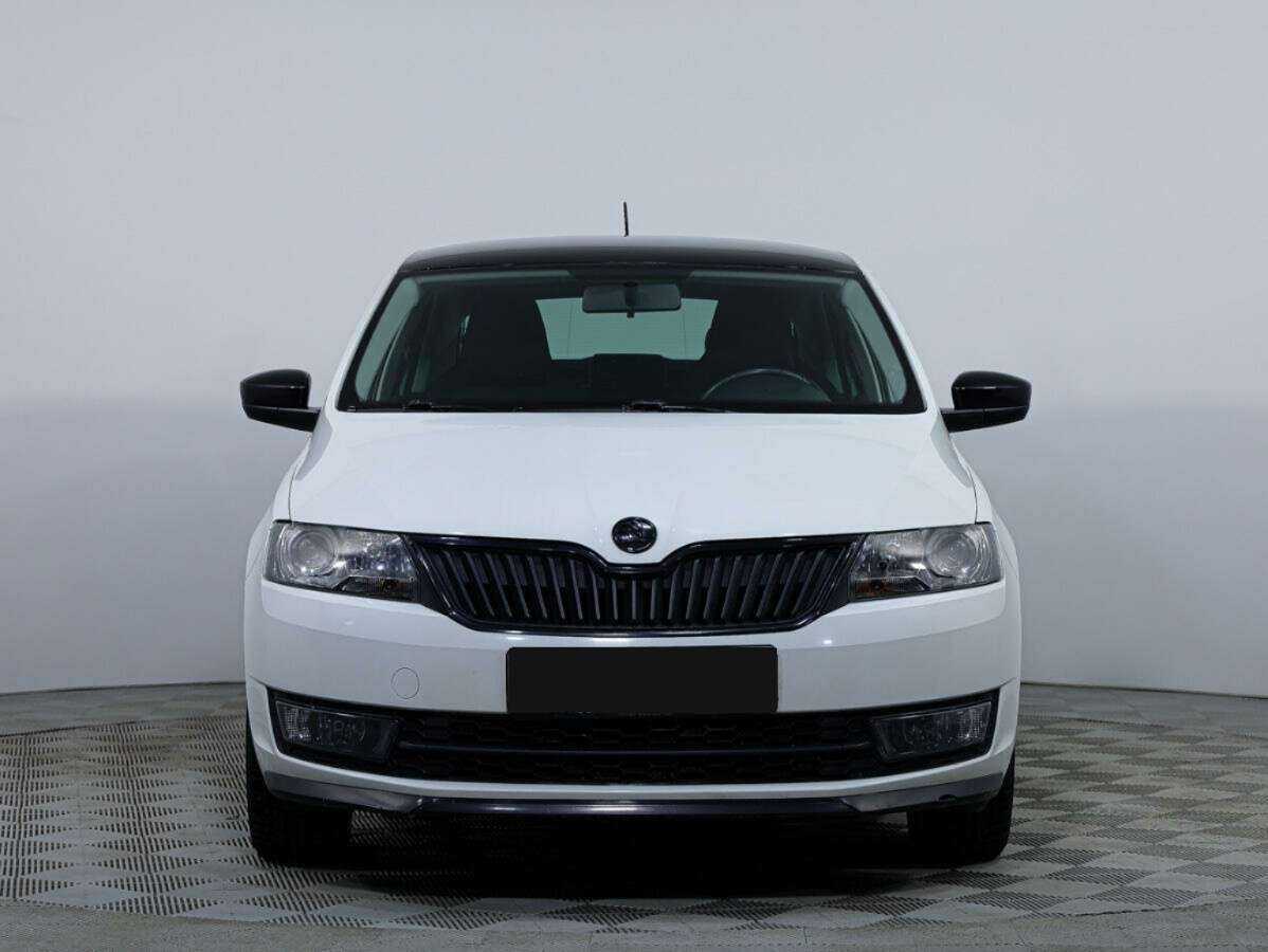 Skoda Rapid с пробегом — 2015 год. Фото: #1