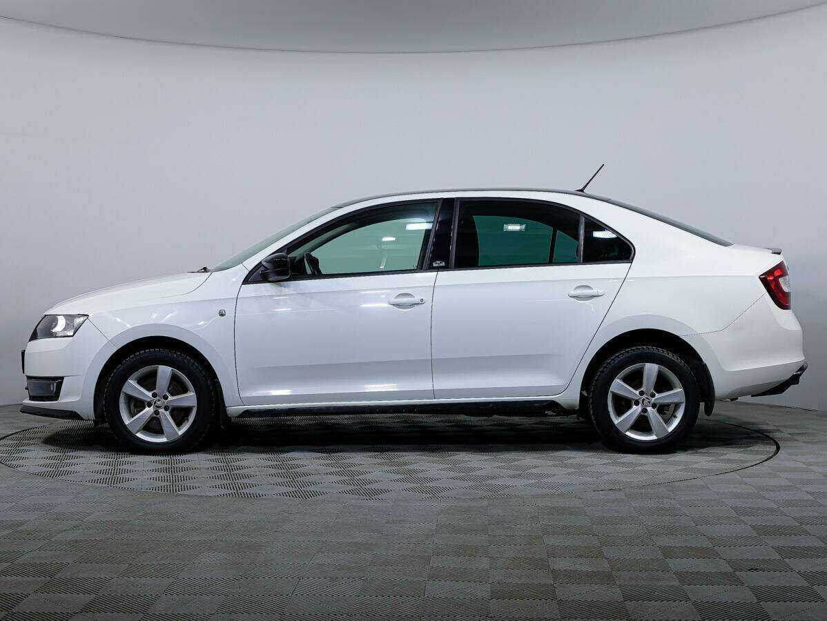 Skoda Rapid с пробегом — 2015 год. Фото: #7