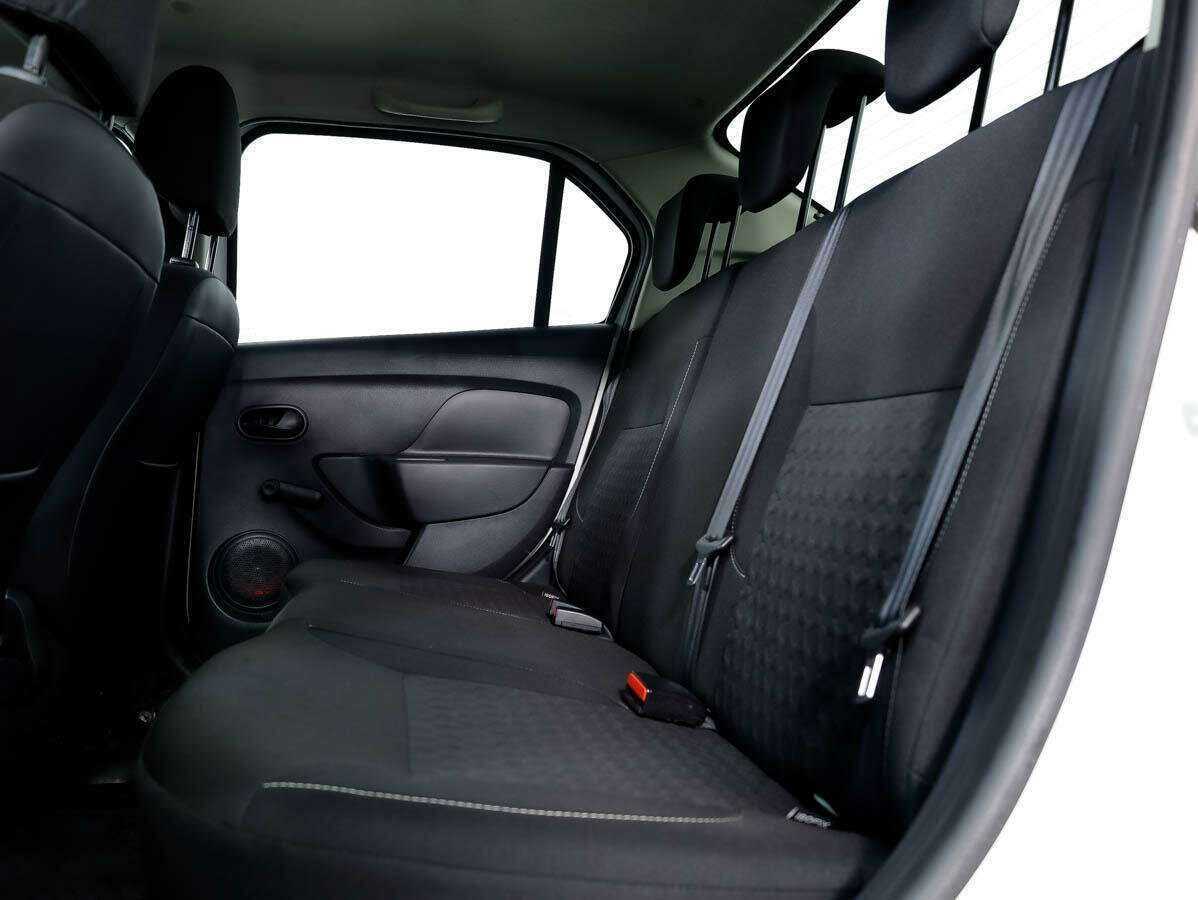 Renault Logan с пробегом — 2014 год. Фото: #10