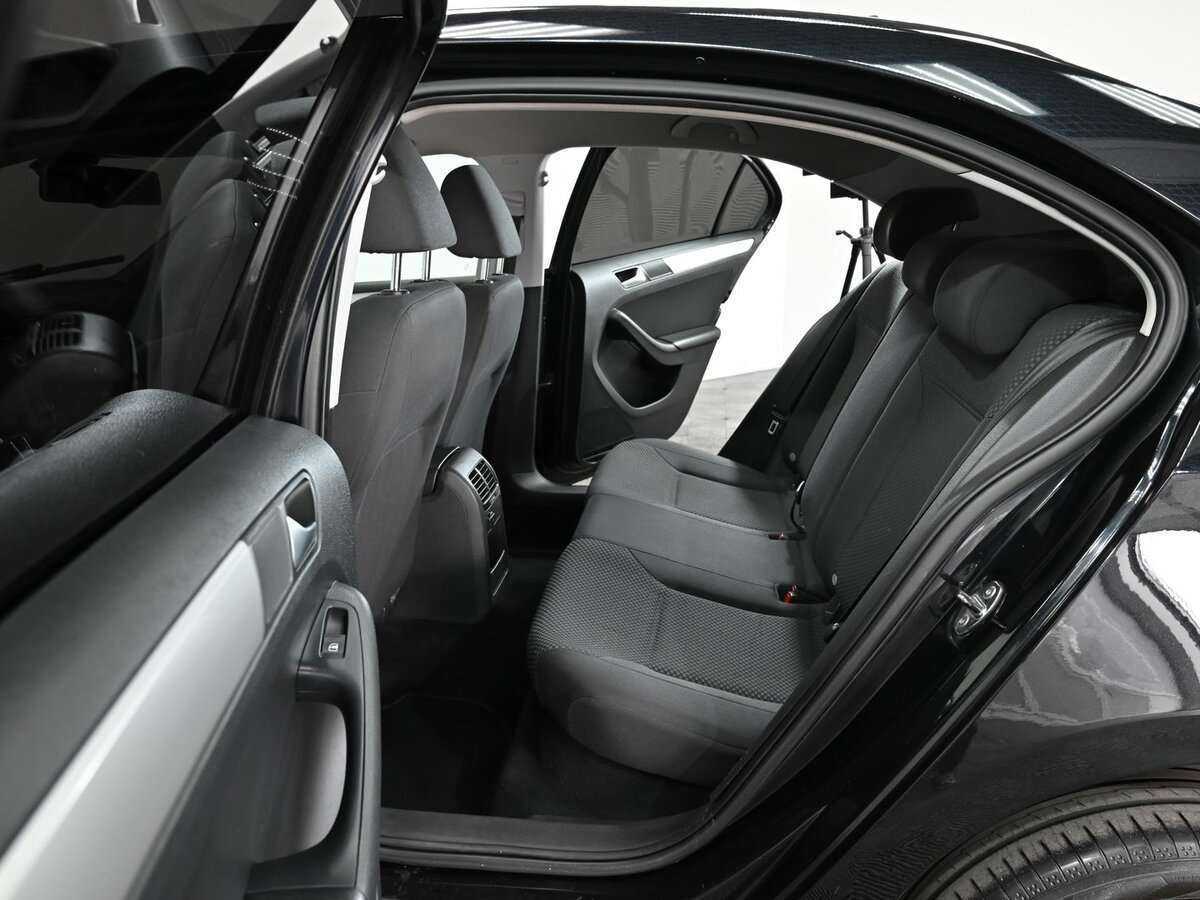 Volkswagen Jetta с пробегом — 2012 год. Фото: #5