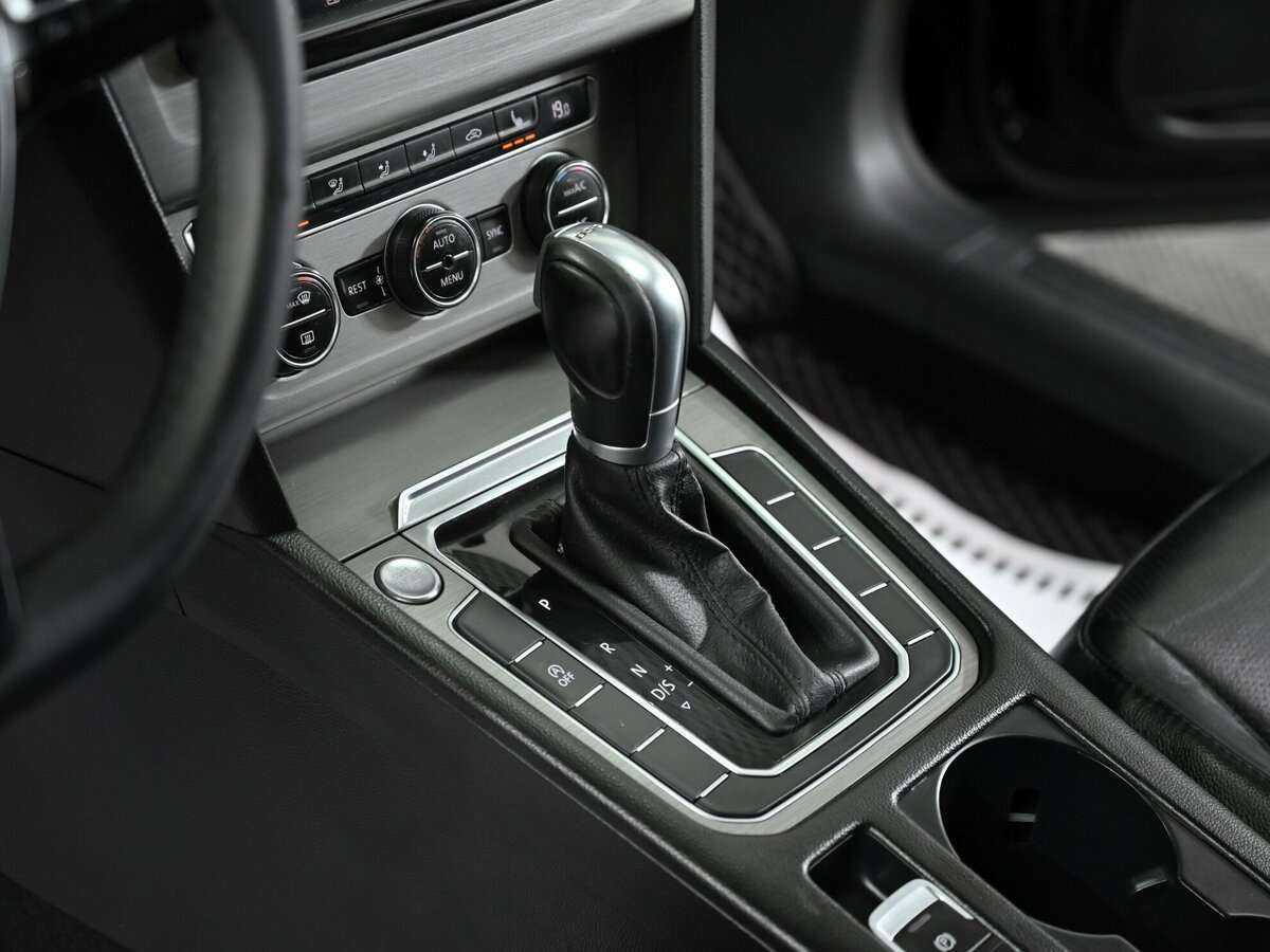 Volkswagen Passat с пробегом — 2016 год. Фото: #9