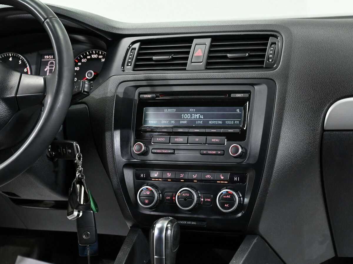 Volkswagen Jetta с пробегом — 2013 год. Фото: #8