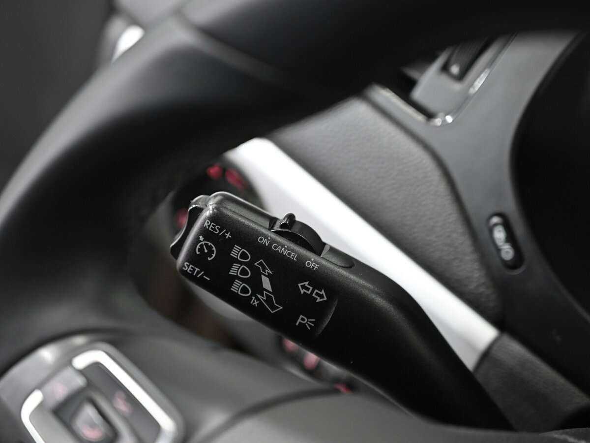 Volkswagen Jetta с пробегом — 2013 год. Фото: #8