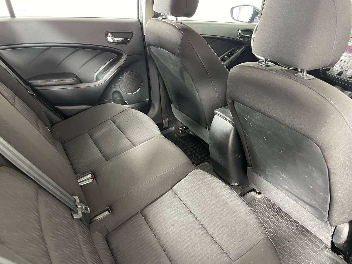 Kia Cerato с пробегом — 2015 год. Фото: #24