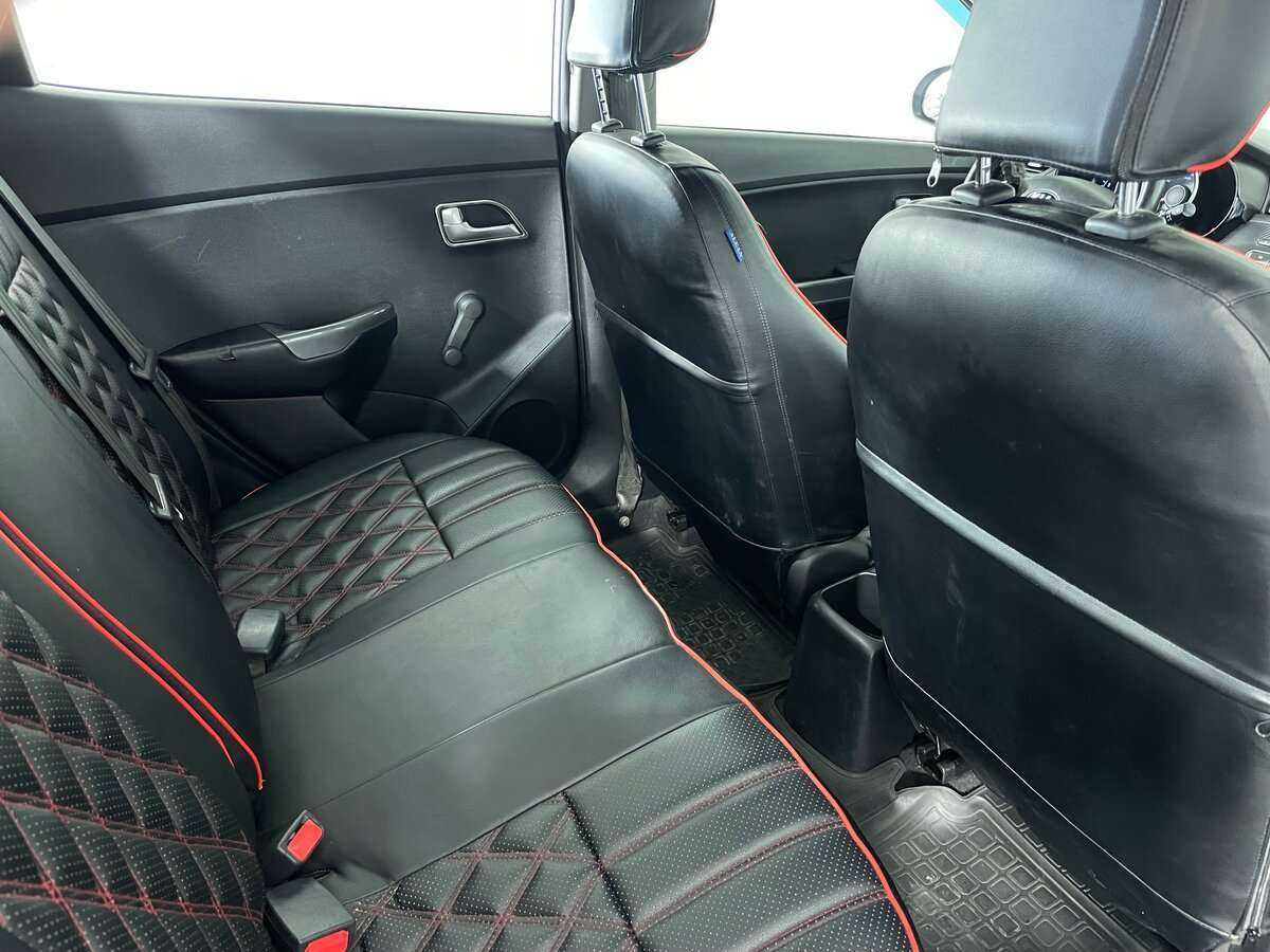 Kia Rio с пробегом — 2015 год. Фото: #23