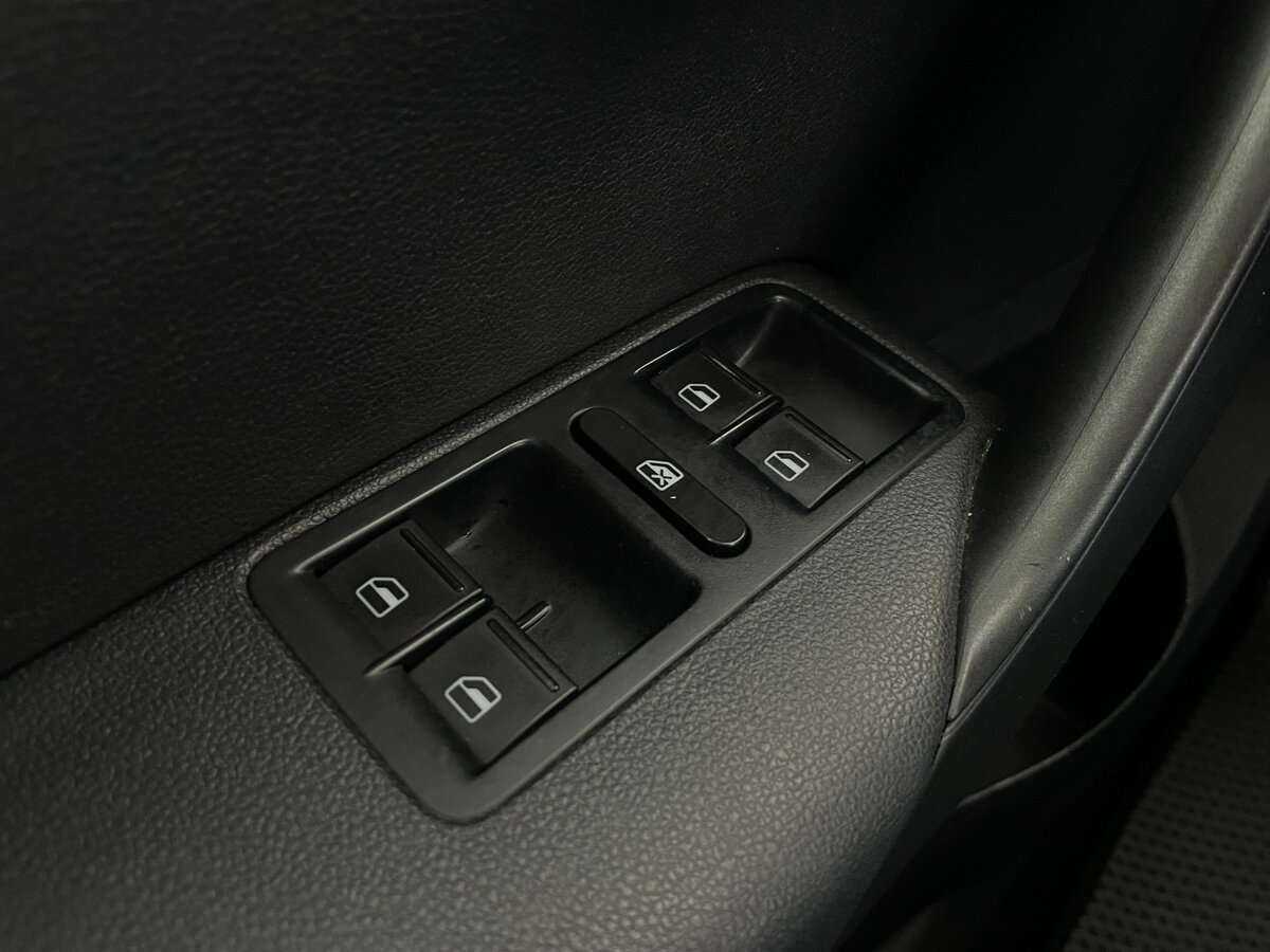 Volkswagen Polo с пробегом — 2016 год. Фото: #17