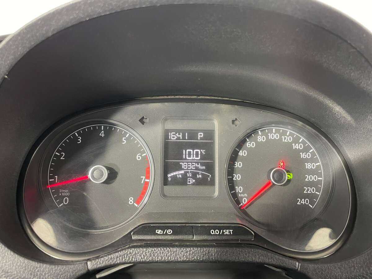 Volkswagen Polo с пробегом — 2016 год. Фото: #11