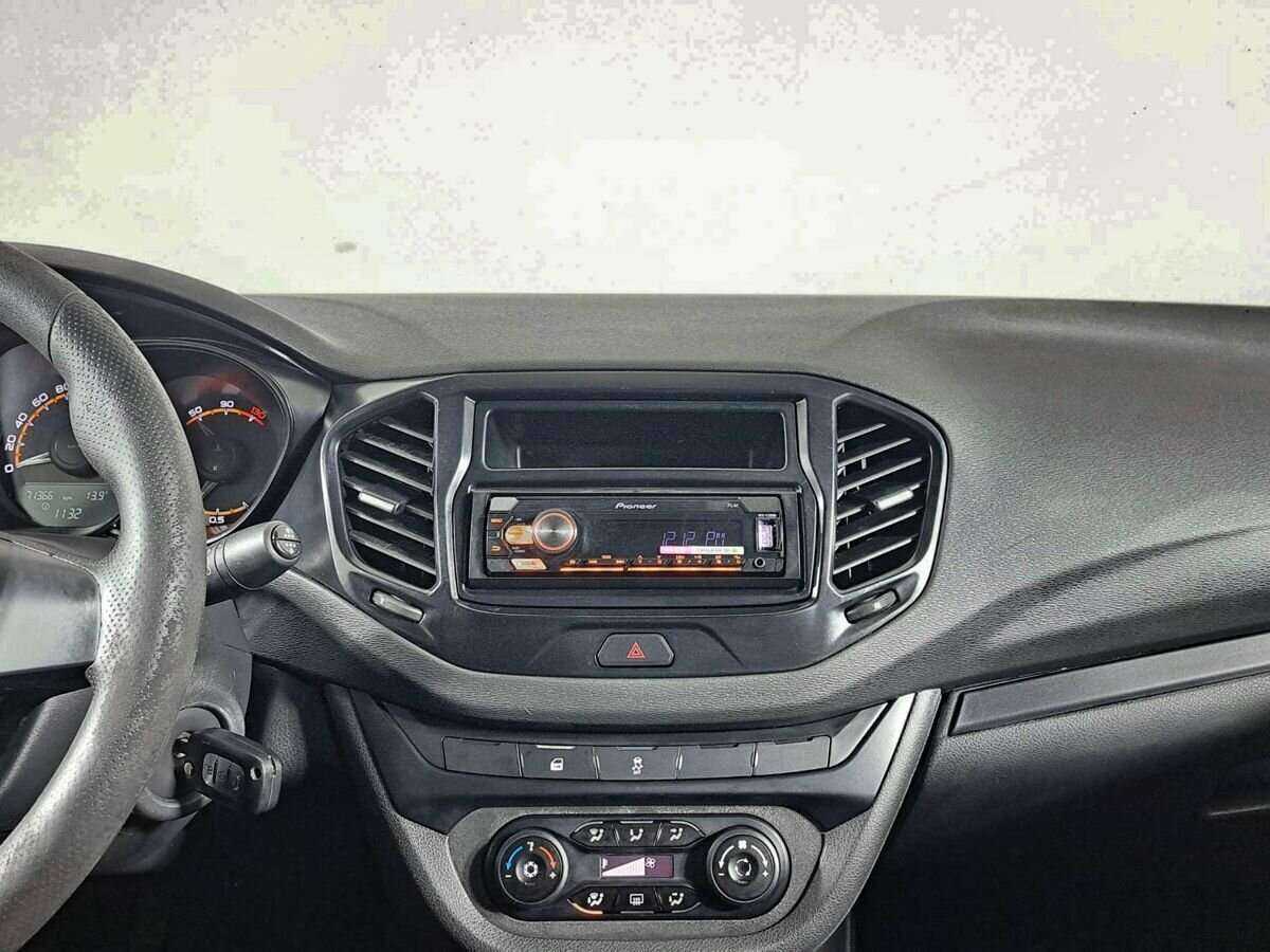 Lada (ВАЗ) Vesta с пробегом — 2020 год. Фото: #10