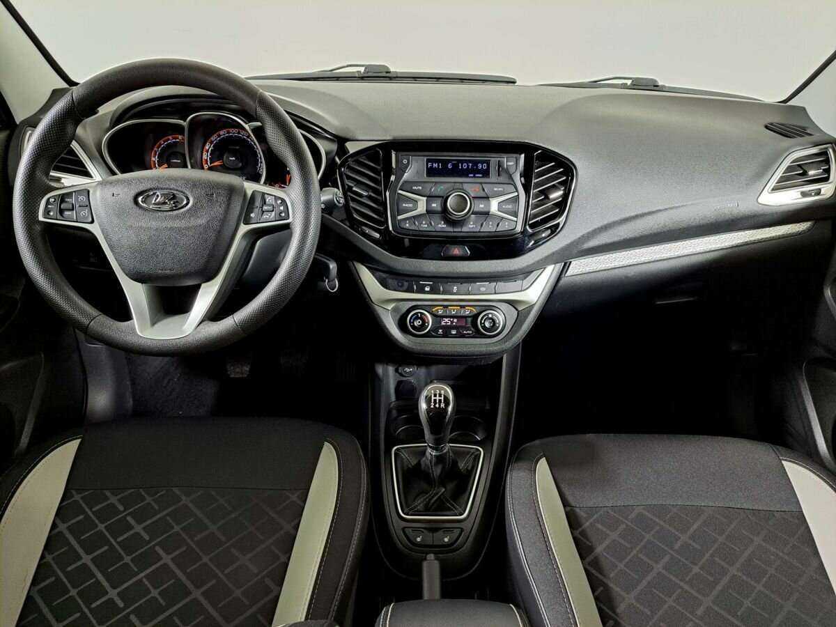 Lada (ВАЗ) Vesta с пробегом — 2019 год. Фото: #11