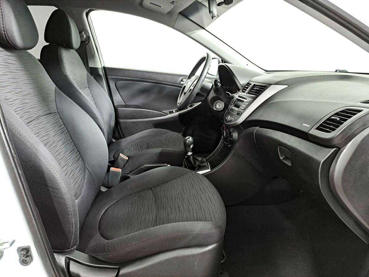 Hyundai Solaris с пробегом — 2016 год. Фото: #6