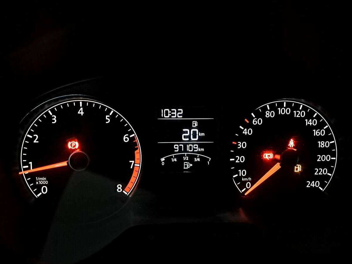 Volkswagen Polo с пробегом — 2016 год. Фото: #10