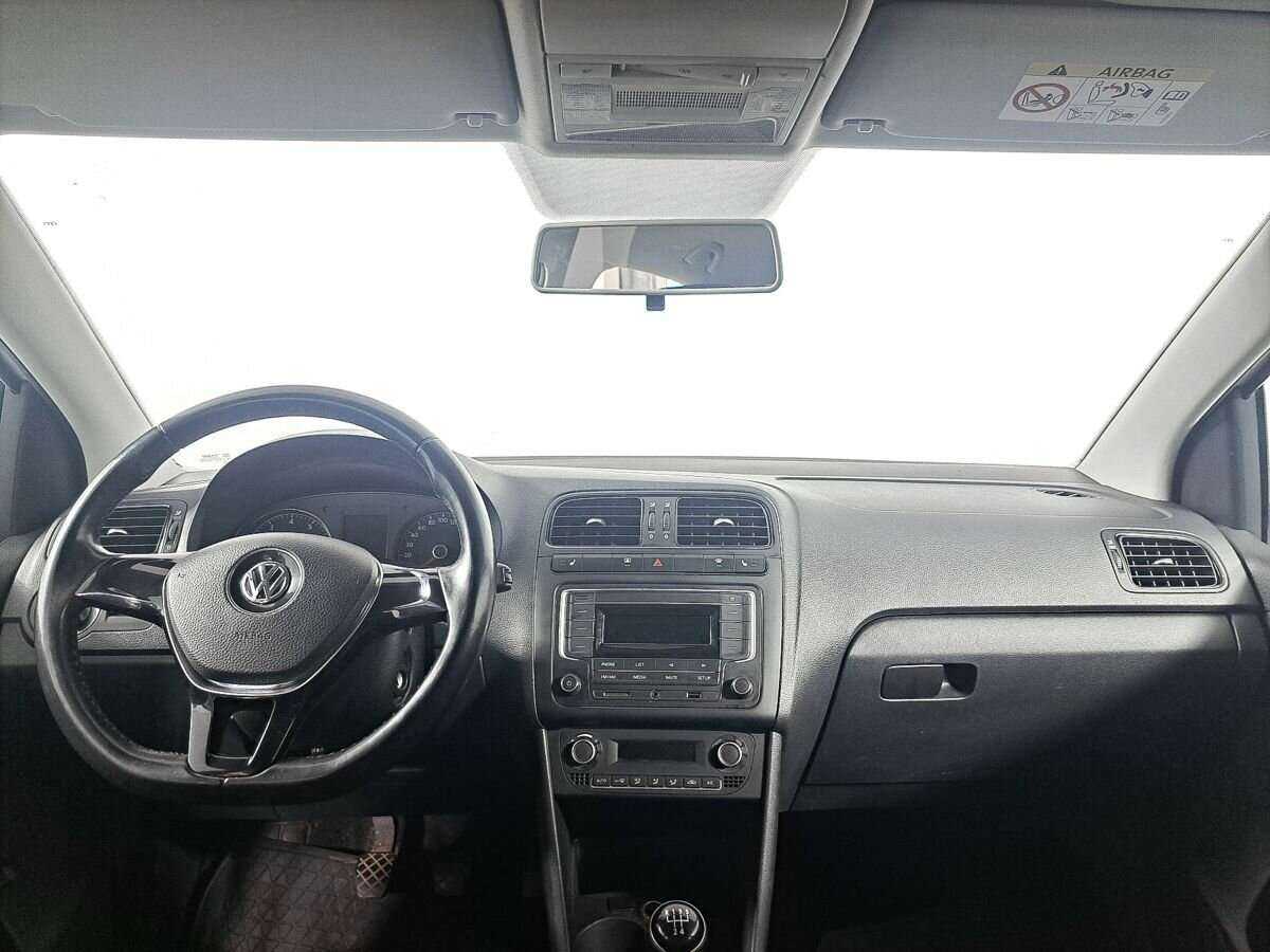 Volkswagen Polo с пробегом — 2016 год. Фото: #11