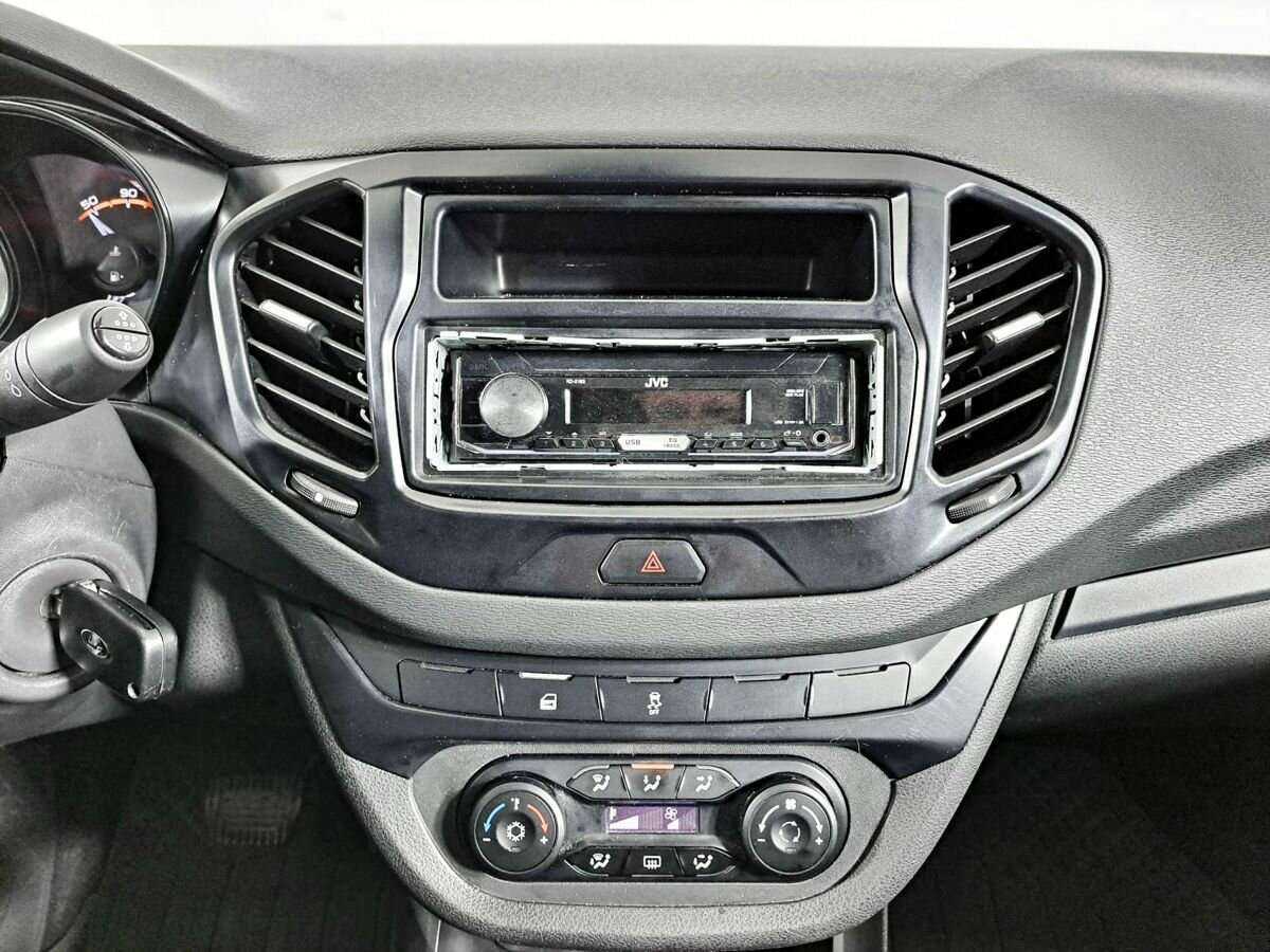 Lada (ВАЗ) Vesta с пробегом — 2021 год. Фото: #9