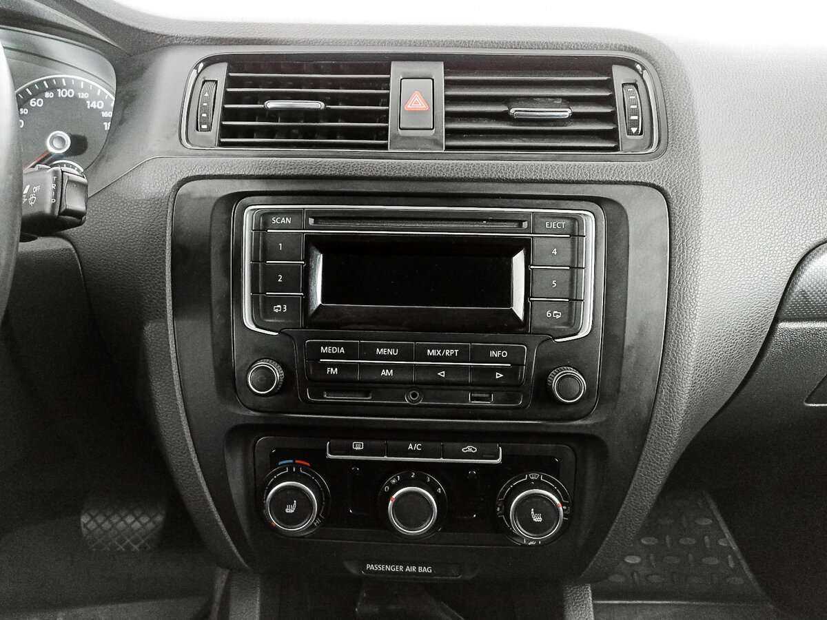 Volkswagen Jetta с пробегом — 2014 год. Фото: #12