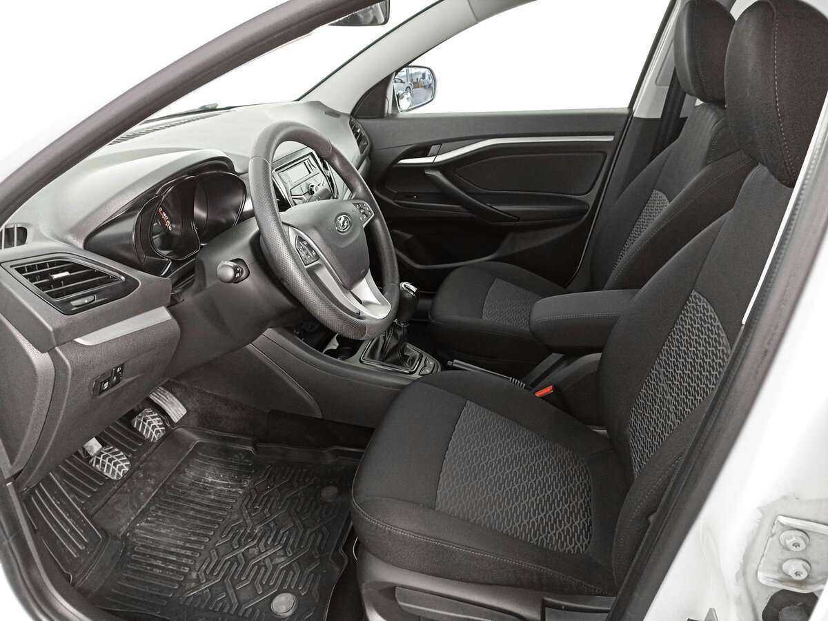 Lada (ВАЗ) Vesta с пробегом — 2020 год. Фото: #13