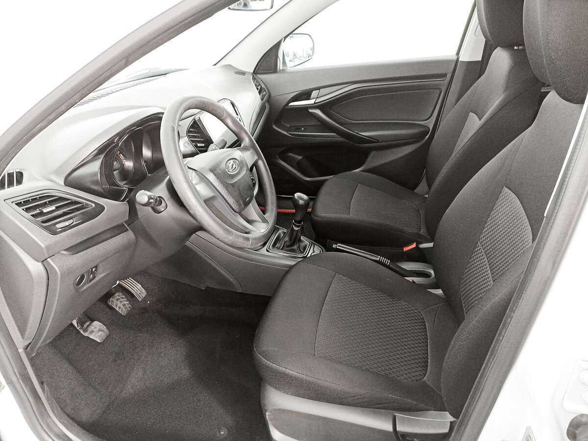 Lada (ВАЗ) Vesta с пробегом — 2019 год. Фото: #11