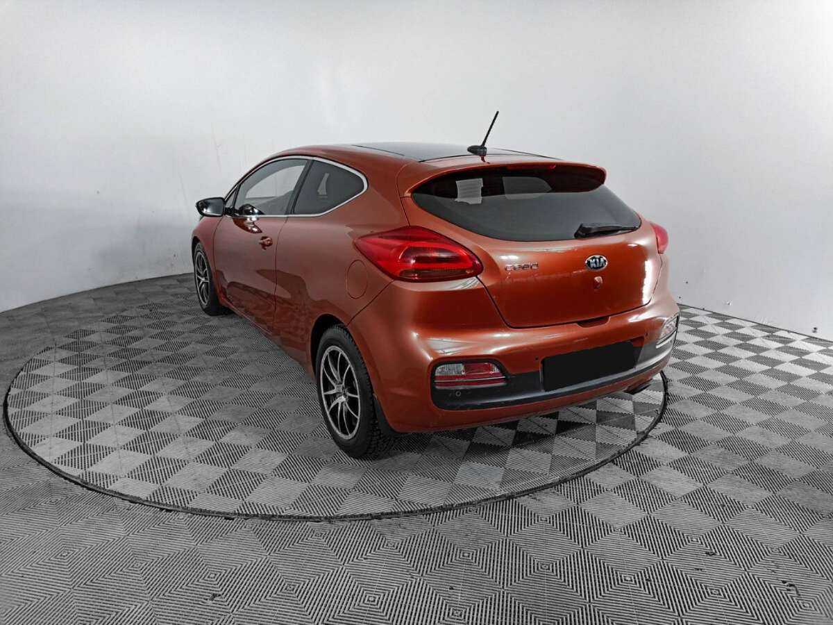 Kia Ceed с пробегом — 2013 год. Фото: #6