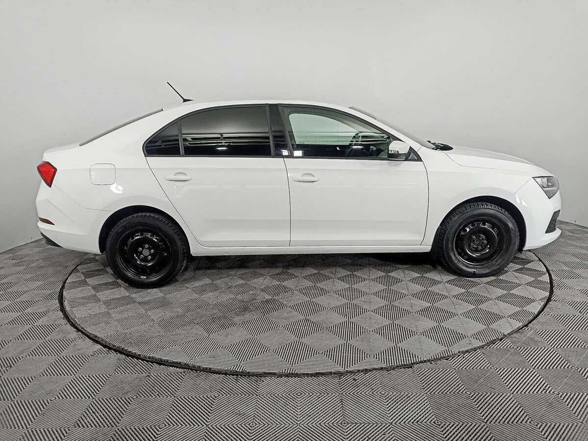 Skoda Rapid с пробегом — 2021 год. Фото: #3