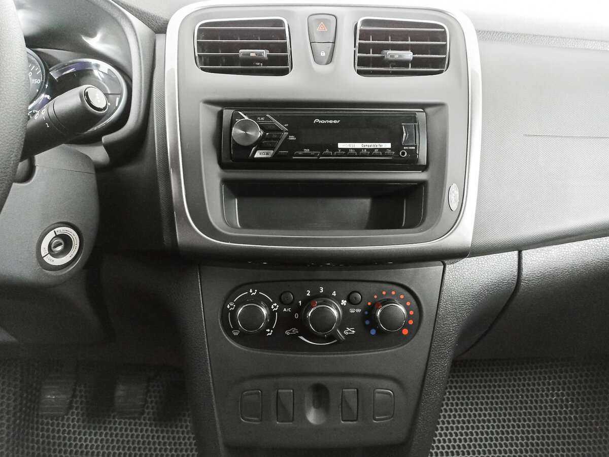 Renault Logan с пробегом — 2018 год. Фото: #12