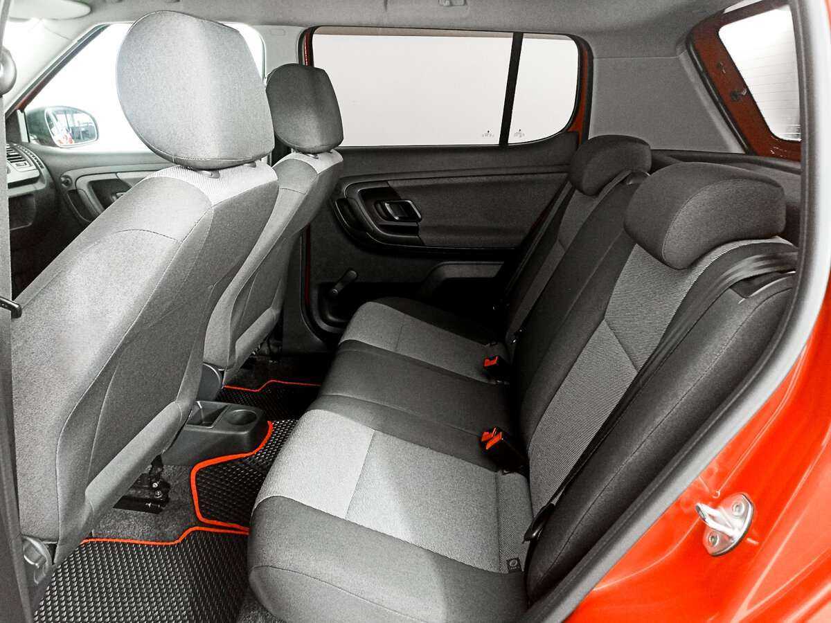 Skoda Fabia с пробегом — 2012 год. Фото: #8