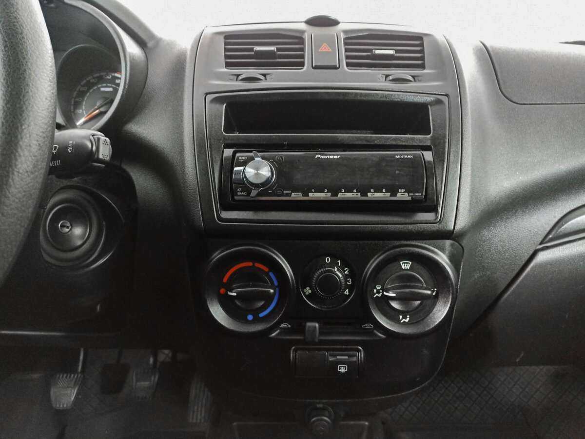 Lada (ВАЗ) Kalina с пробегом — 2014 год. Фото: #12