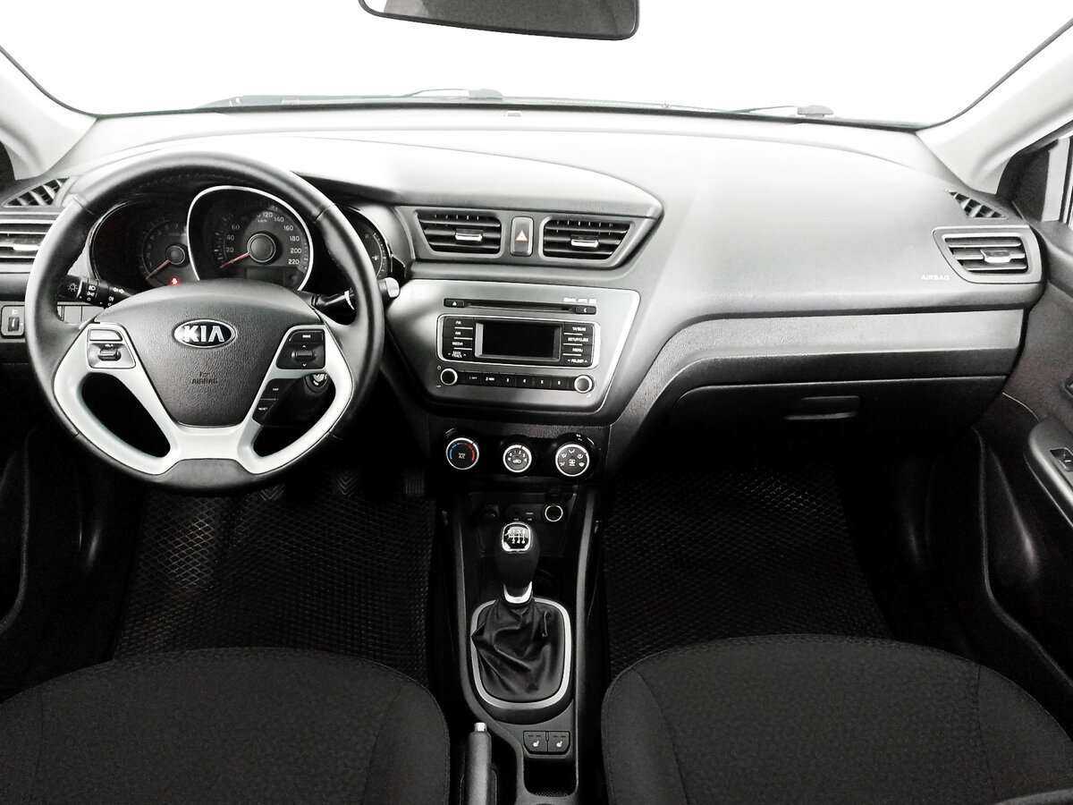 Kia Rio с пробегом — 2015 год. Фото: #11
