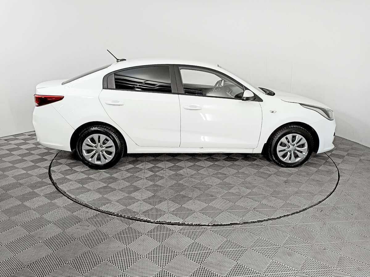 Kia Rio с пробегом — 2020 год. Фото: #3