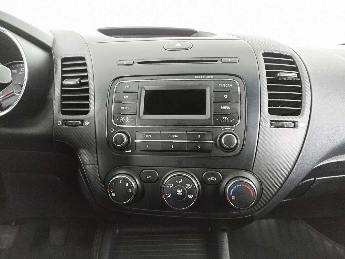 Kia Cerato с пробегом — 2013 год. Фото: #12