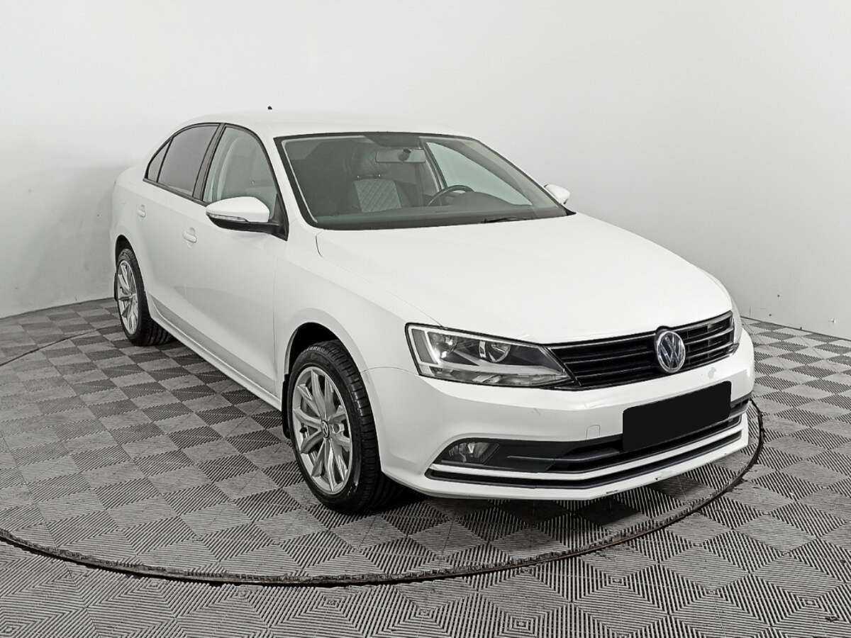 Volkswagen Jetta с пробегом — 2016 год. Фото: #2