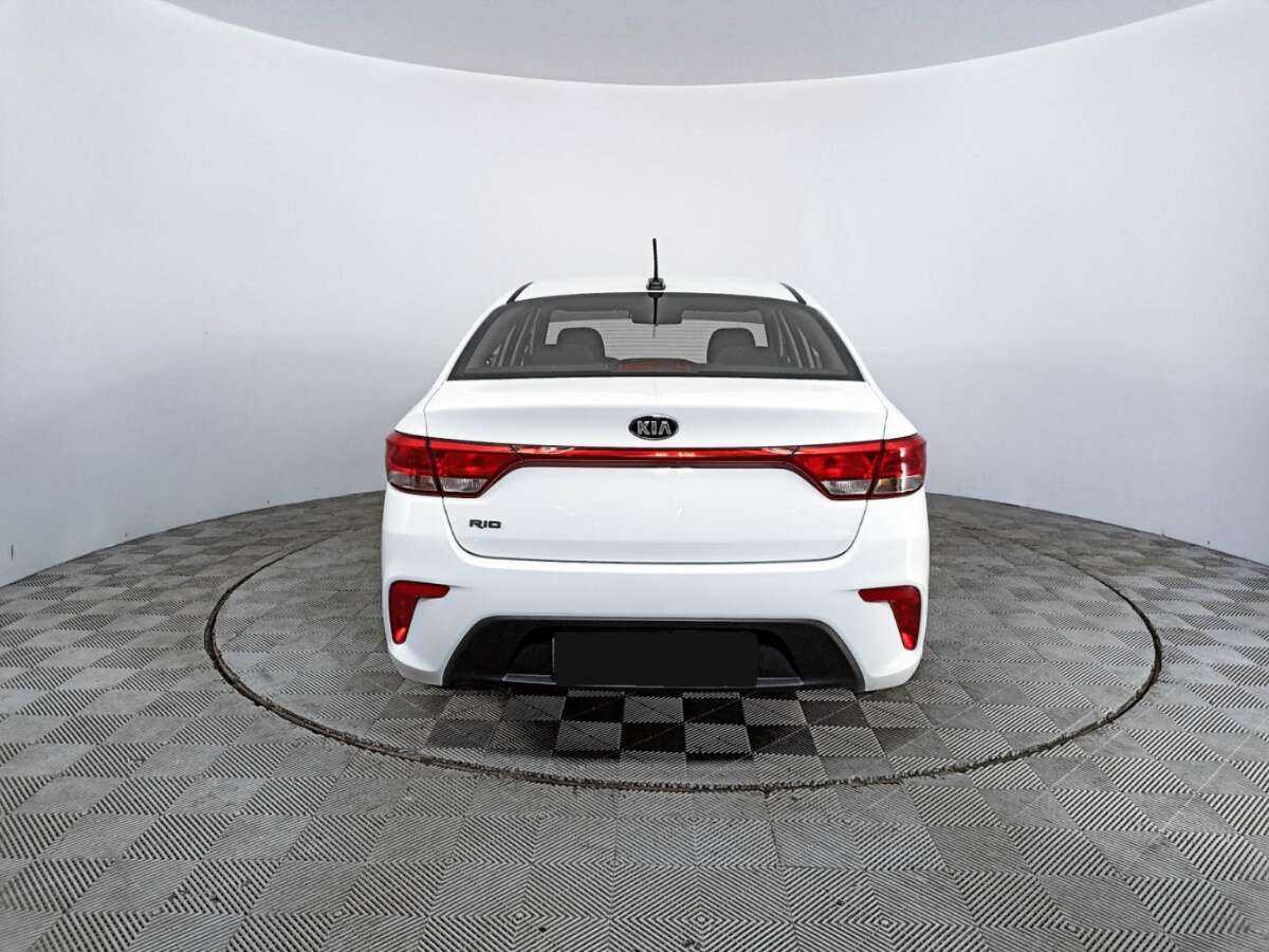 Kia Rio с пробегом — 2018 год. Фото: #5