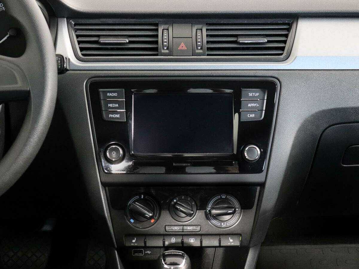 Skoda Rapid с пробегом — 2019 год. Фото: #11