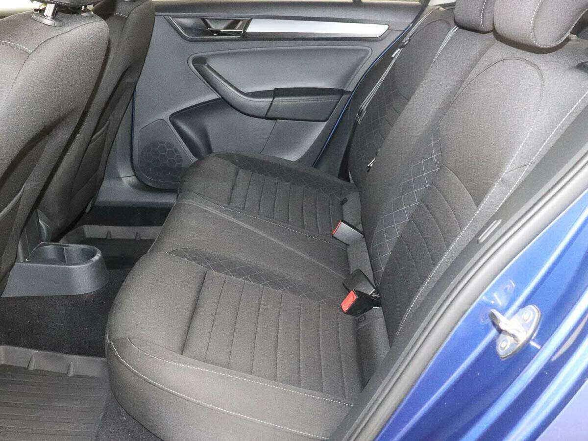 Skoda Rapid с пробегом — 2017 год. Фото: #8