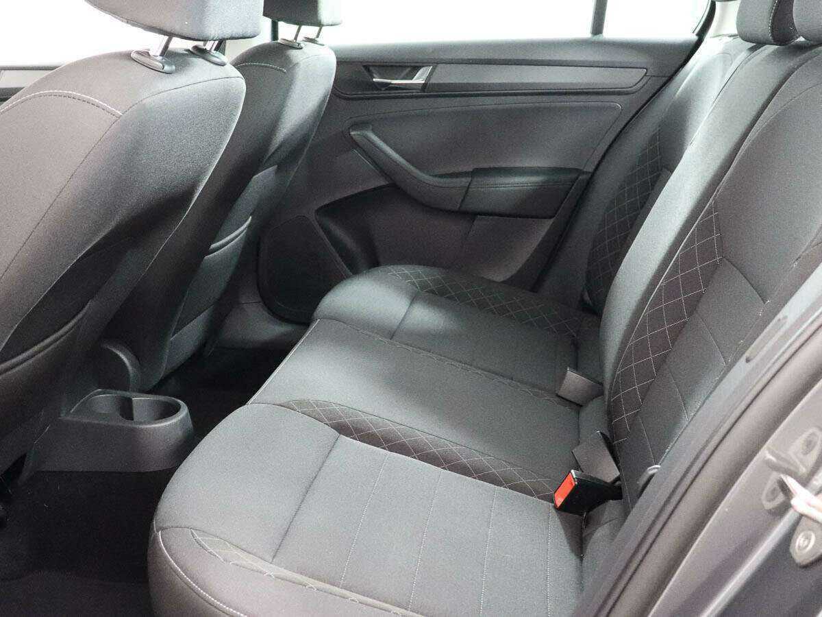 Skoda Rapid с пробегом — 2021 год. Фото: #8