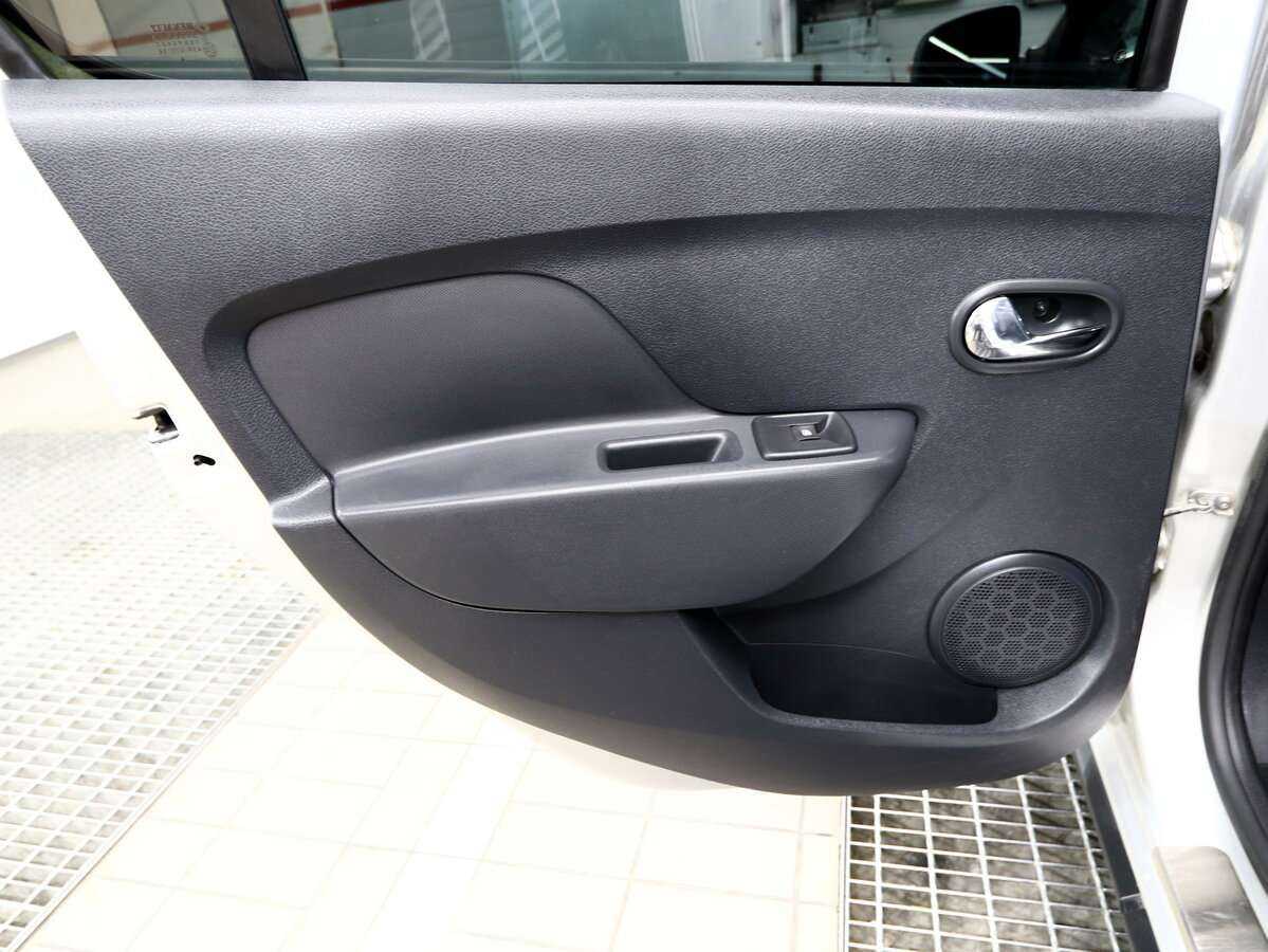 Renault Sandero с пробегом — 2020 год. Фото: #22