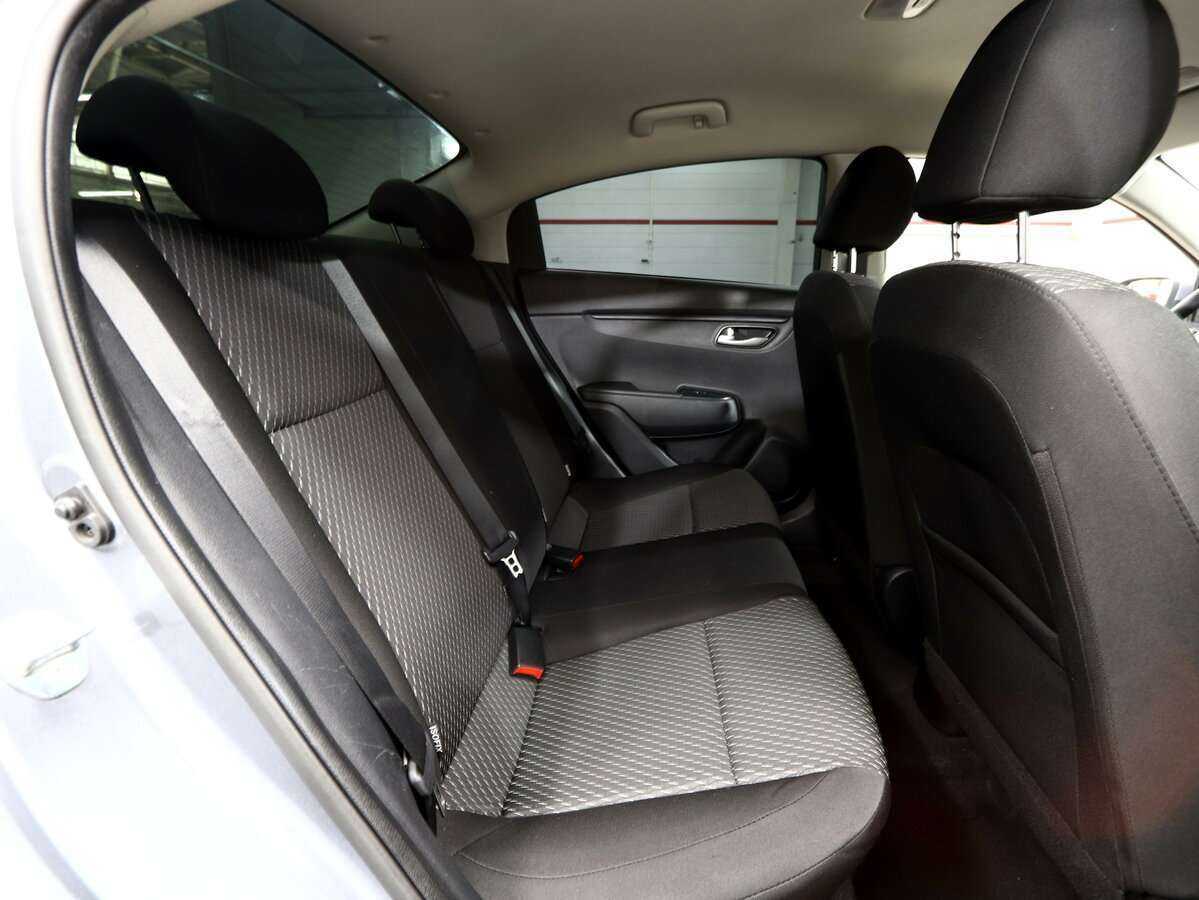 Kia Rio с пробегом — 2018 год. Фото: #18