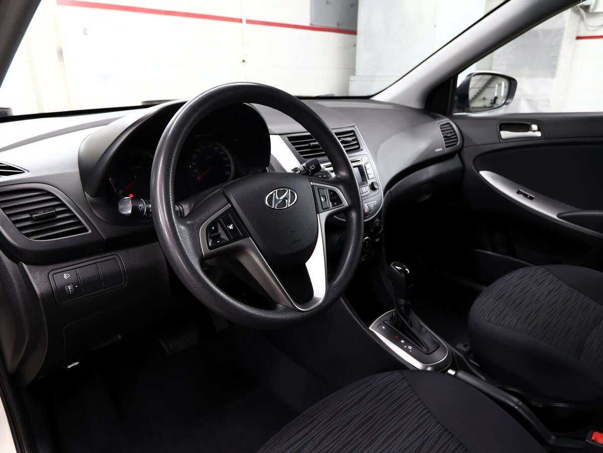 Hyundai Solaris с пробегом — 2015 год. Фото: #5