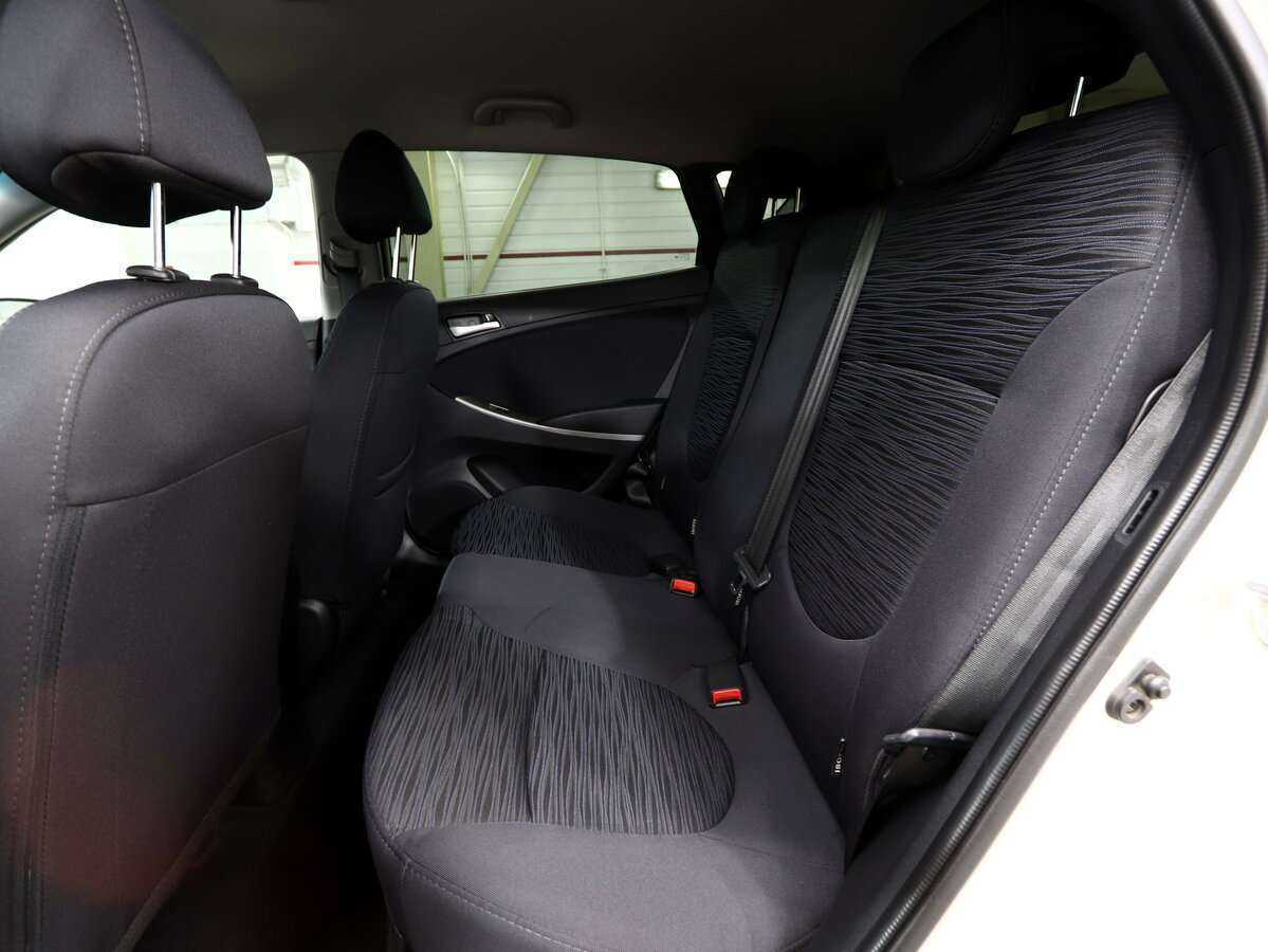 Hyundai Solaris с пробегом — 2015 год. Фото: #16