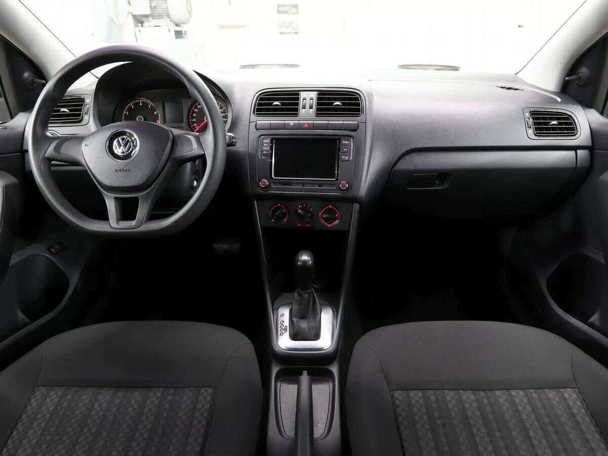 Volkswagen Polo с пробегом — 2018 год. Фото: #9