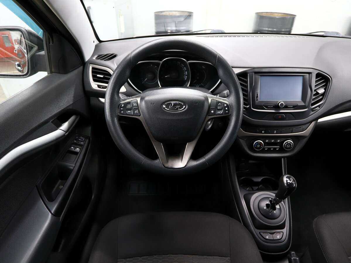 Lada (ВАЗ) Vesta с пробегом — 2015 год. Фото: #16