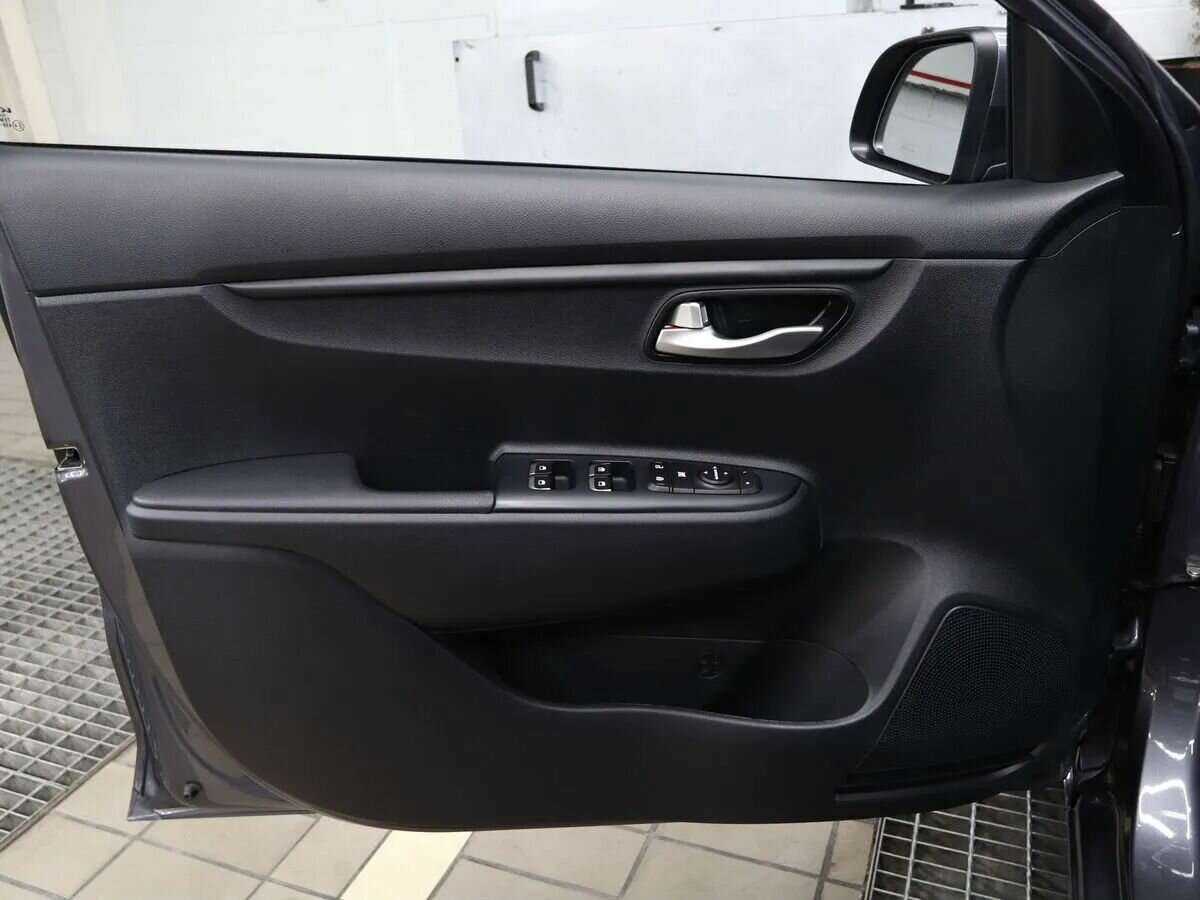 Kia Rio с пробегом — 2021 год. Фото: #4