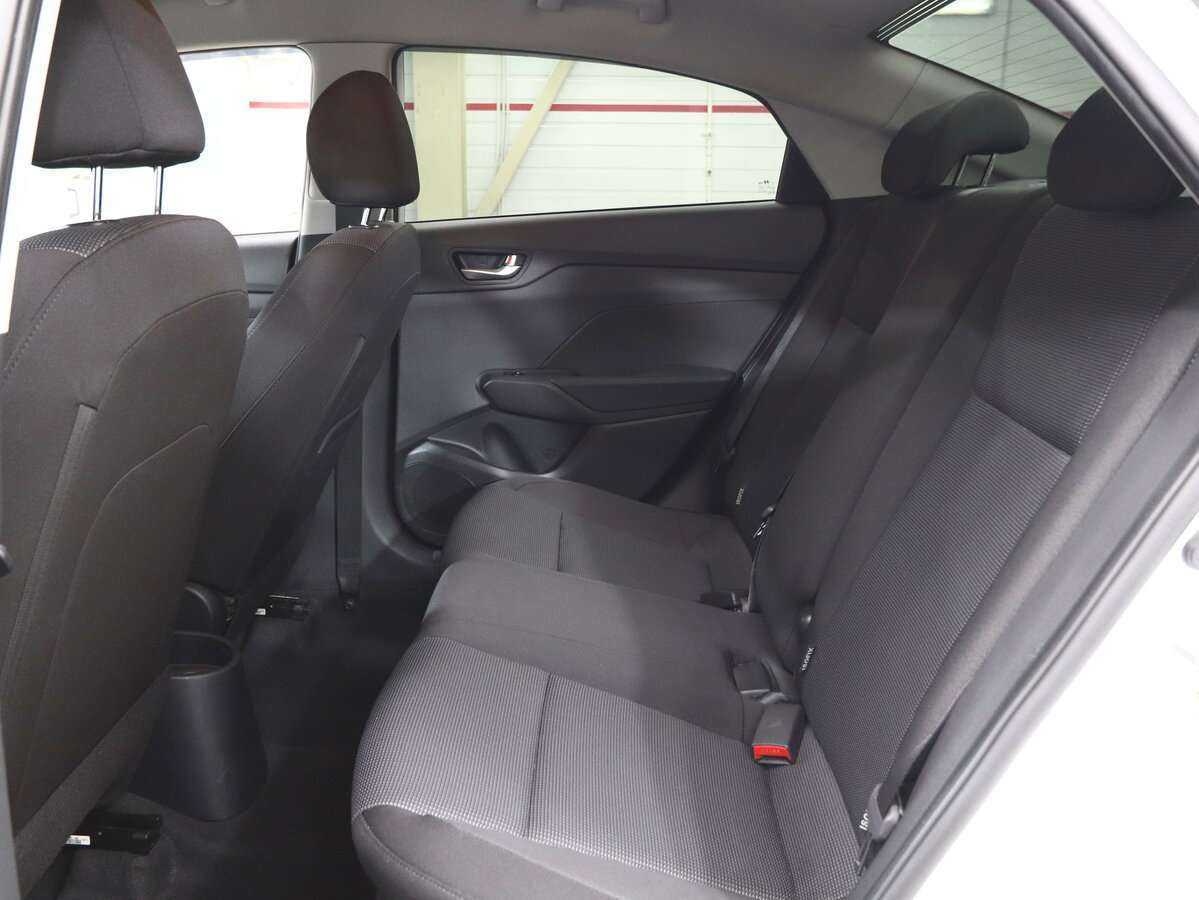 Hyundai Solaris с пробегом — 2021 год. Фото: #10