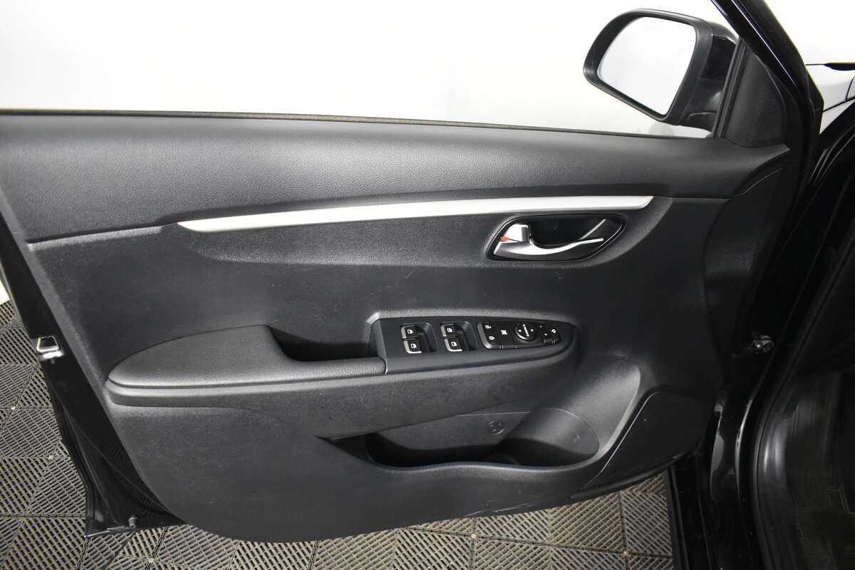 Kia Rio с пробегом — 2021 год. Фото: #12