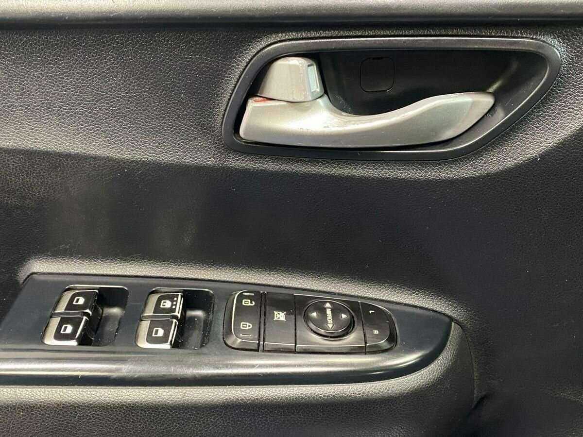 Kia Rio с пробегом — 2017 год. Фото: #16