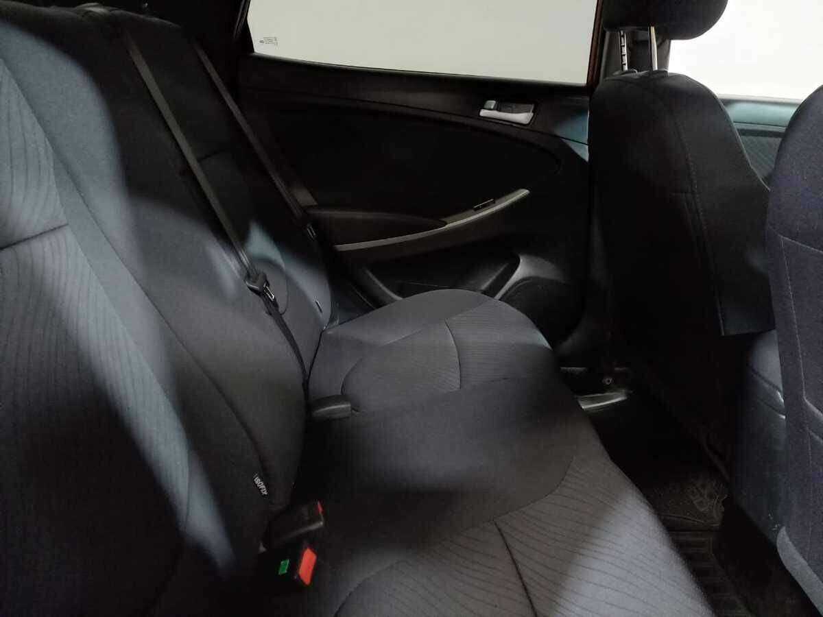 Hyundai Solaris с пробегом — 2016 год. Фото: #10